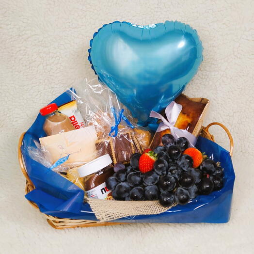 Bandeja de Presente M em Vime com Balão Coração